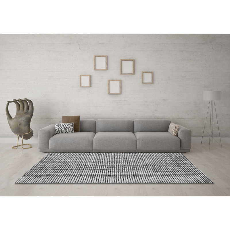 Tapis gris / noir en polyester / chenille tissé à la machine Nikolai, Rond 4 pi