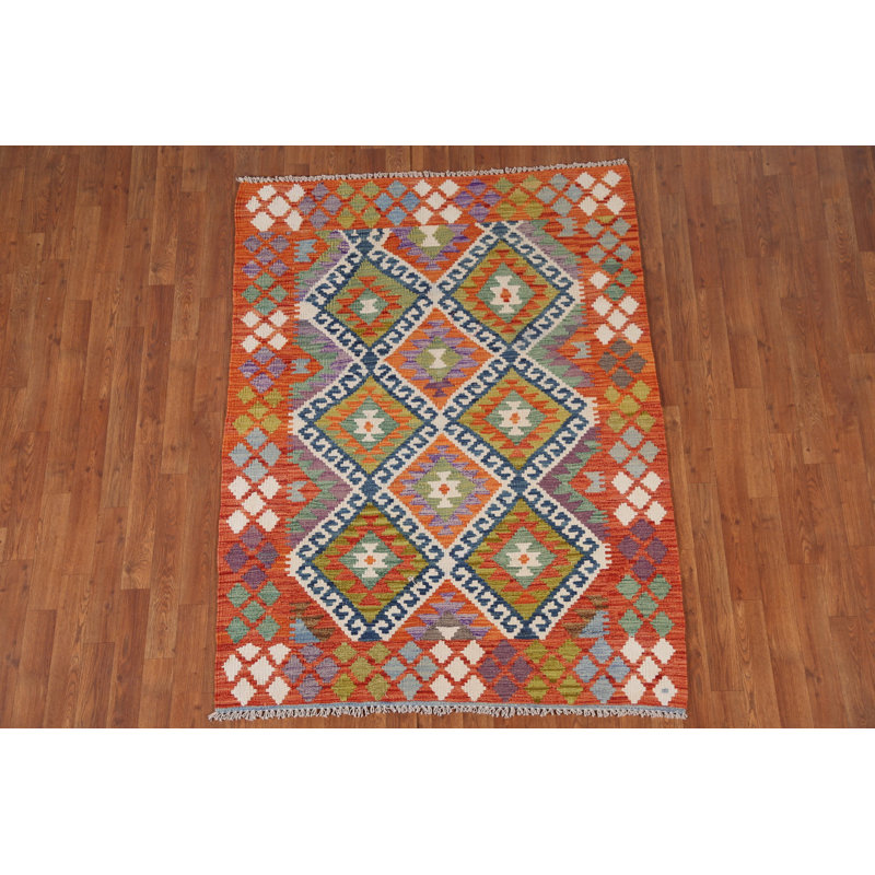 5' 8'' X 4' 2'' Area Rug