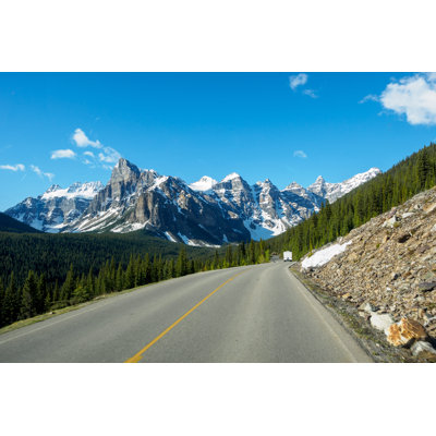 Vallée des dix sommets, Canada