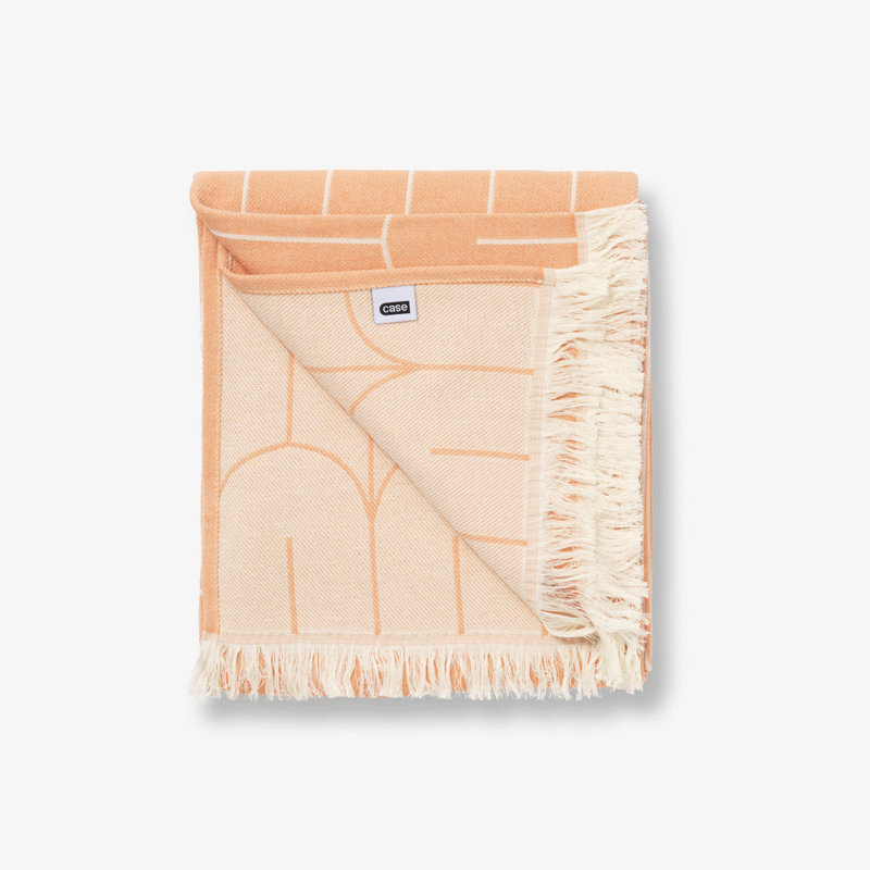 Scales Throw, Peach