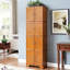 Armoire en chêne de 72,4 po de hauteur avec 8 portes et 4 tablettes. Pour différents endroits. Extérieur lisse, construction robuste, divers emplacements. Finition, construction