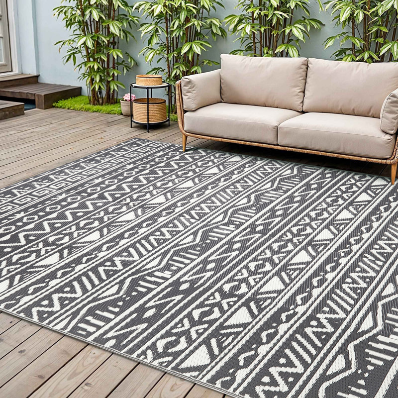 Tapis d'extérieur réversible noir / blanc Lucia, Rectangulaire 8 pi x 10 pi