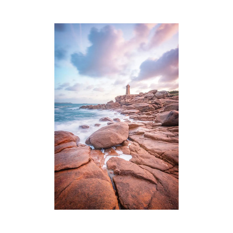 Le phare rose par Philippe Manguin - reproduction de photo sur toile tendue, H 18 po x l 12 po x 1,5 po