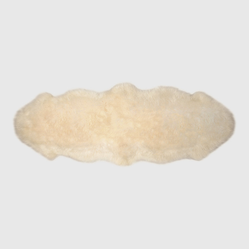 Fris Sheepskin Champagne Rug, Novelty 2' x 5'6"