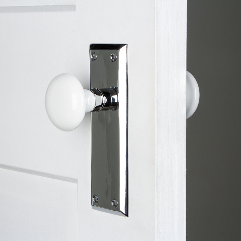 New York Plate with White Porcelain Door Knob, Bright Chrome