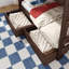 Lit superposé Modern Farmhouse avec escalier et tiroirs de rangement-1061841632-1061841636