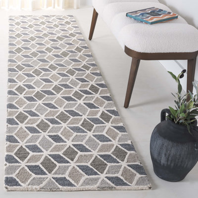 Ebony Hand Tufted Wool/Cotton Geometric Rug in Ivory/Grey