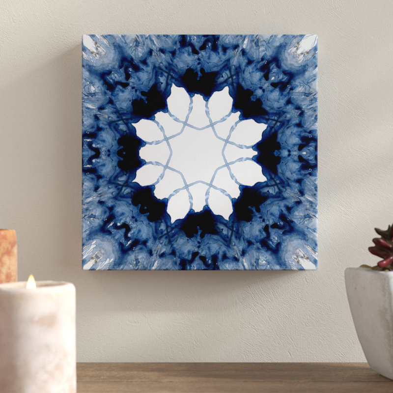 «Indigo Kaleidoscope I», impression sur toile tendue, H 10 po x l 10 po x P 1,5 po