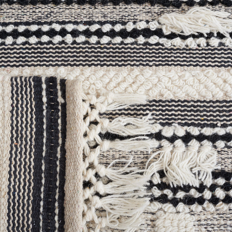 Judsonia 282 Area Rug In Black / Ivory, Rectangle 5' x 8'