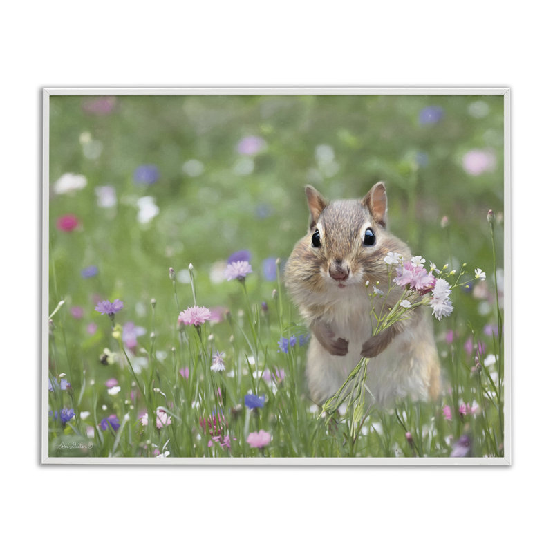 Chipmunk cueillant des fleurs, estampe numérique par Lori Deiter, H 11 po x l 14 po, Giclée encadrée blanc bord de mer