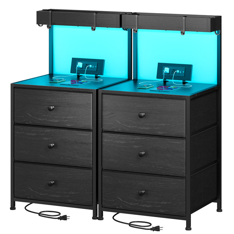 Table de chevet haute avec station de charge et lumières DEL avec table de chevet à 3 tiroirs et tablettes avec ports USB et prises de courant (ensemble de 2)