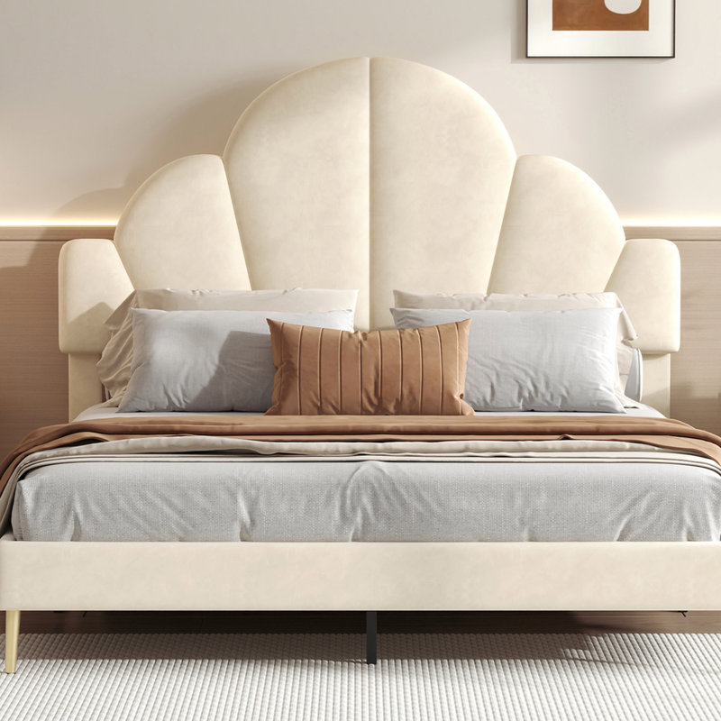 Cadre de lit tapissier grand format au design élégant, lit plateforme en velours moderne avec tête de lit en forme de pétale, cadre de lit