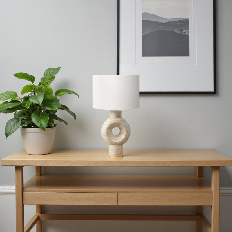 Lampe de table en métal Swamson en résine beige et abat-jour ivoire, H 27,76 po x l 15,7 po x P 15,7 po