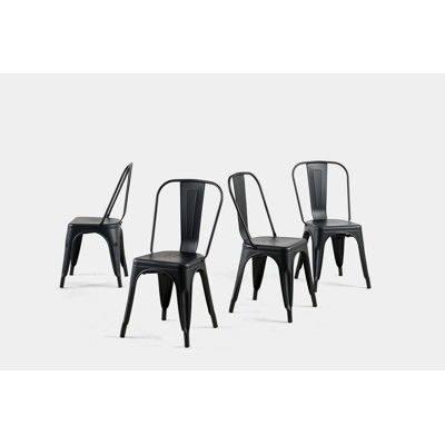 Ensemble de 4 chaises de salle à manger empilables en métal noir mat Midnight, pouvant supporter jusqu'à 150 kg, idéales pour les cuisines, salles à manger, restaurants, cafés, bistrots et terrasses couvertes.