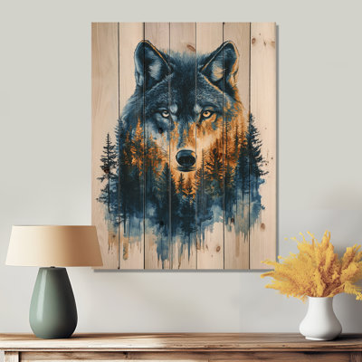 Loup doré dans un paysage de forêt bleue III - Décoration murale animal en bois de loup - sur bois de pin naturel