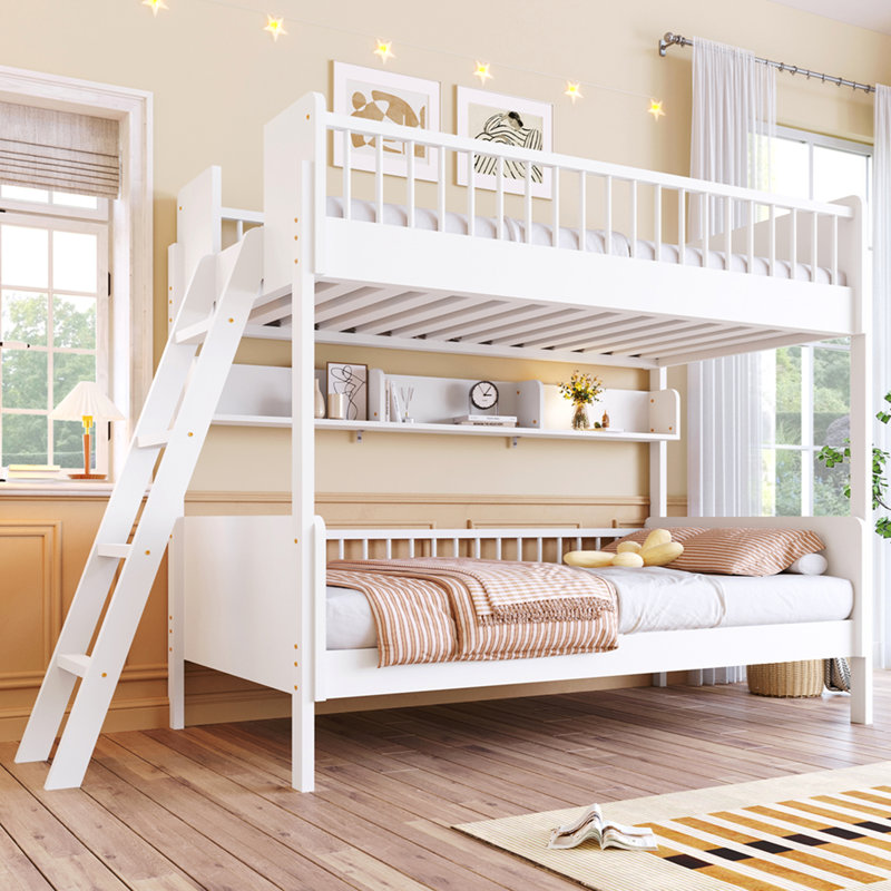 Lit simple en bois avec 3 tablettes de rangement, l'échelle peut être changée à gauche ou à droite, blanc