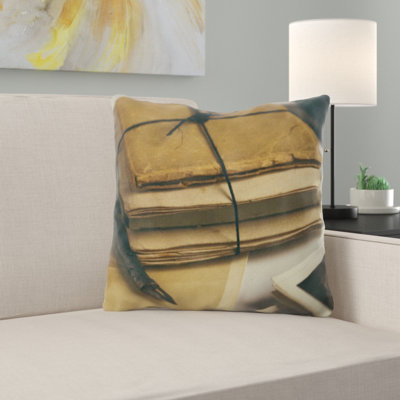 Coussin vieil letters