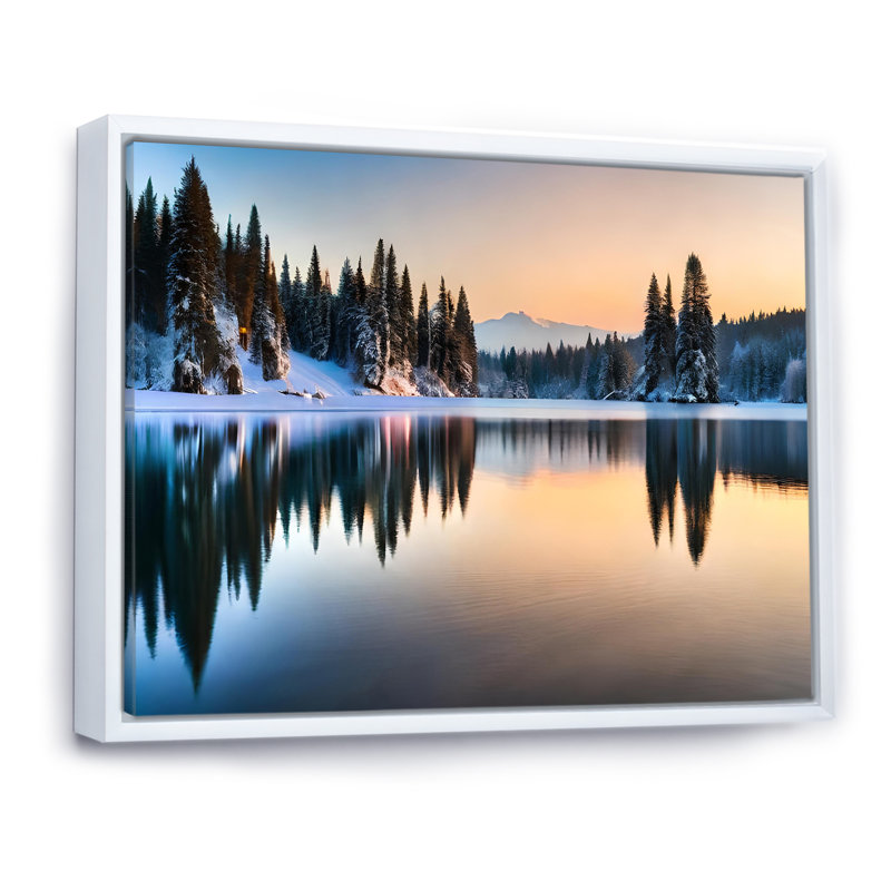«Winter Alaskan Beauty V» sur toile, H 24 po x l 32 po x P 1 po, Cadre flottant blanc