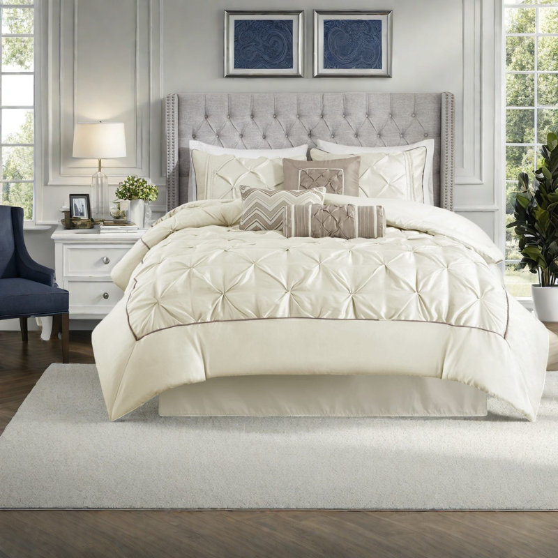 Elegant Tufted Ivory Bedding Sets, Polyester Material For Home Comfort