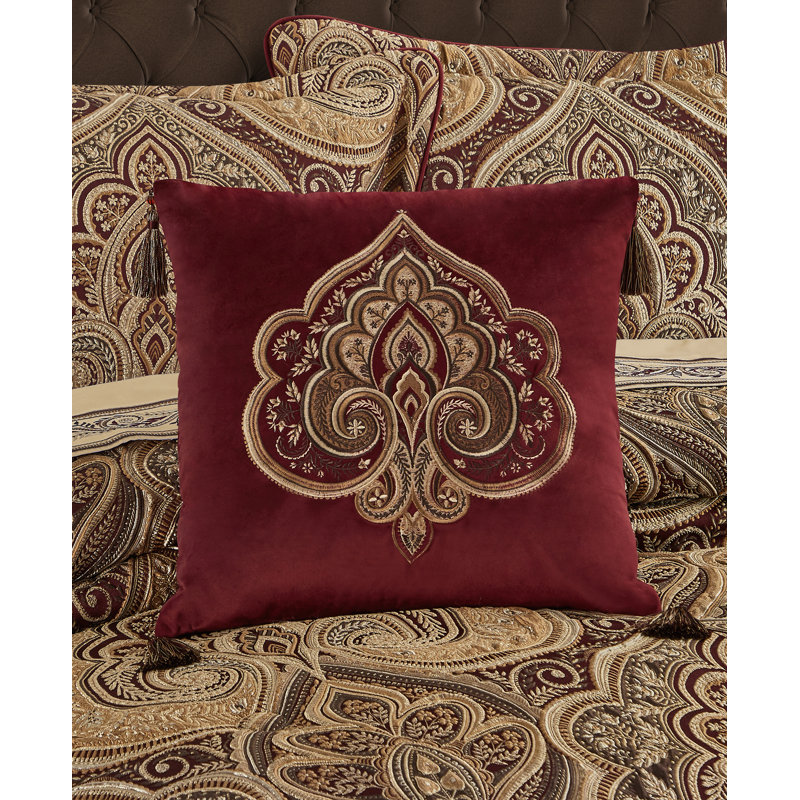 Coussin 100% polyester bordeaux damassé Bordeaux