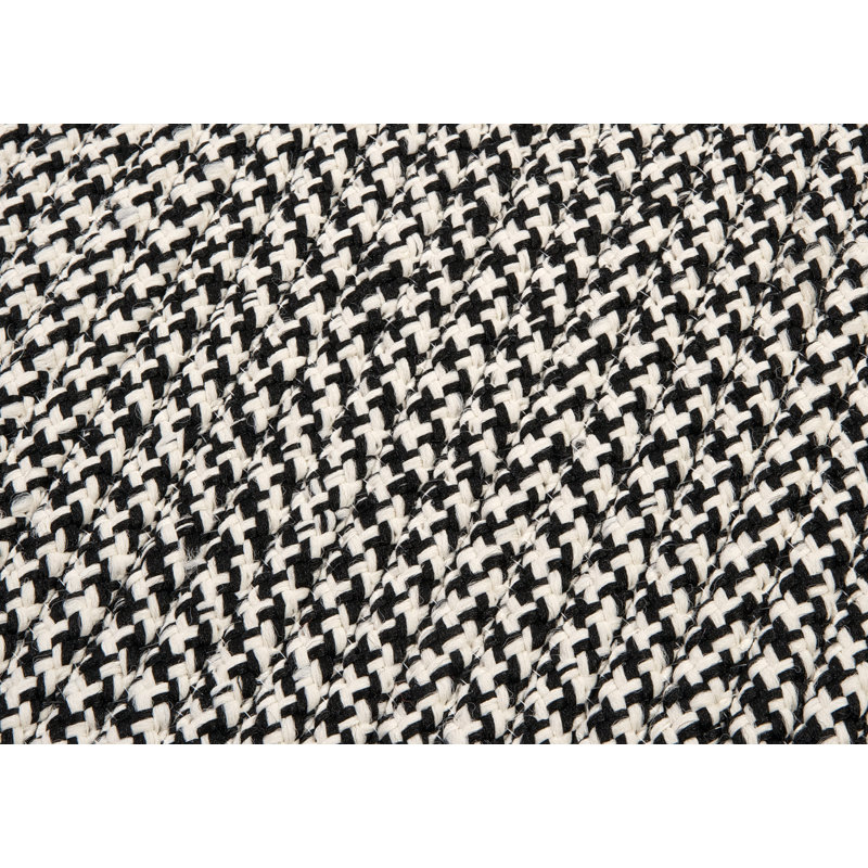 Black and White Houndstooth Reversible Synthetic Rug, 2' x 4'