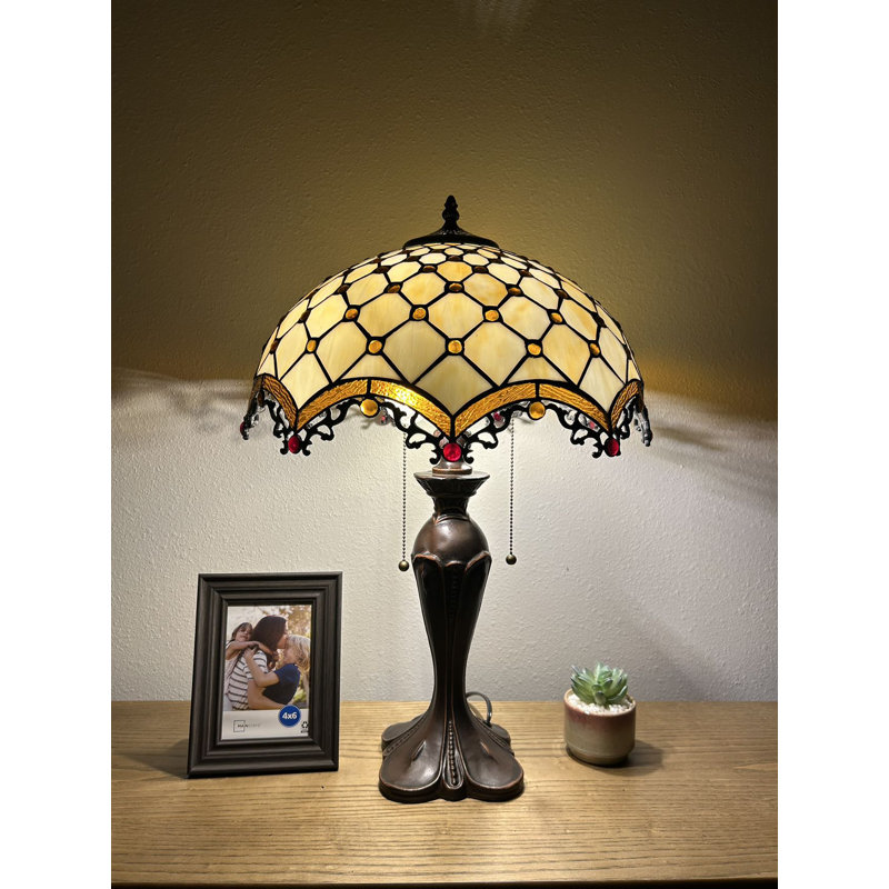 Beige Stained Glass Table Lamp with Pull Chain Switch