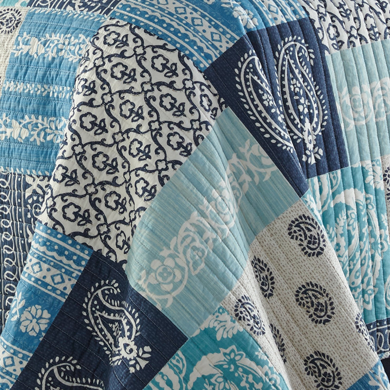 Chandra Quilt Set, Full / Double Quilt + 2 Standard Shams