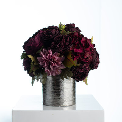 Arrangement floral de roses dans un vase