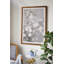 Art sur toile 31,5 x 47 po "White Blossom" avec fond gris et cadre en PS brun