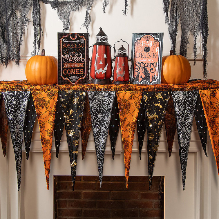 The Holiday Aisle® 7 Piece Indoor Halloween Decorative Accent ...
