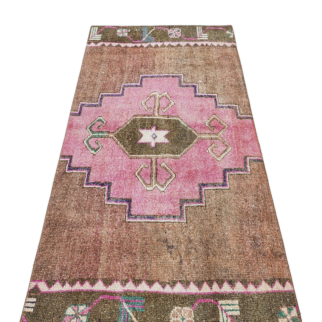 Round Weir Hand Knotted Area Rug