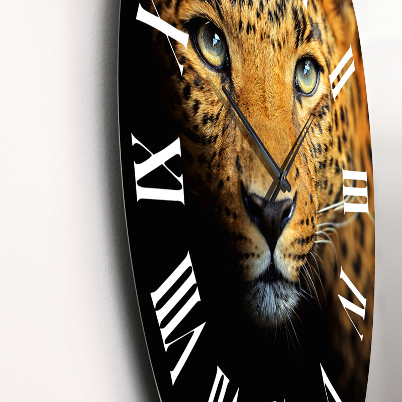 Portrait d'un léopard III - Horloge murale traditionnelle, Moyen