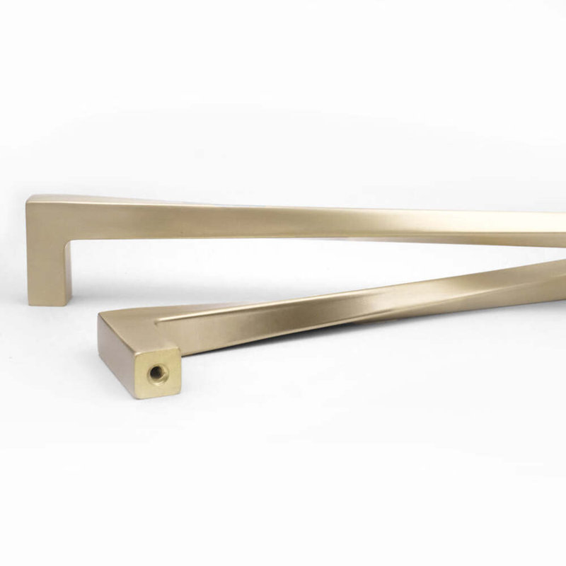 Twist Appliance Pull, Satin Brass, 18"