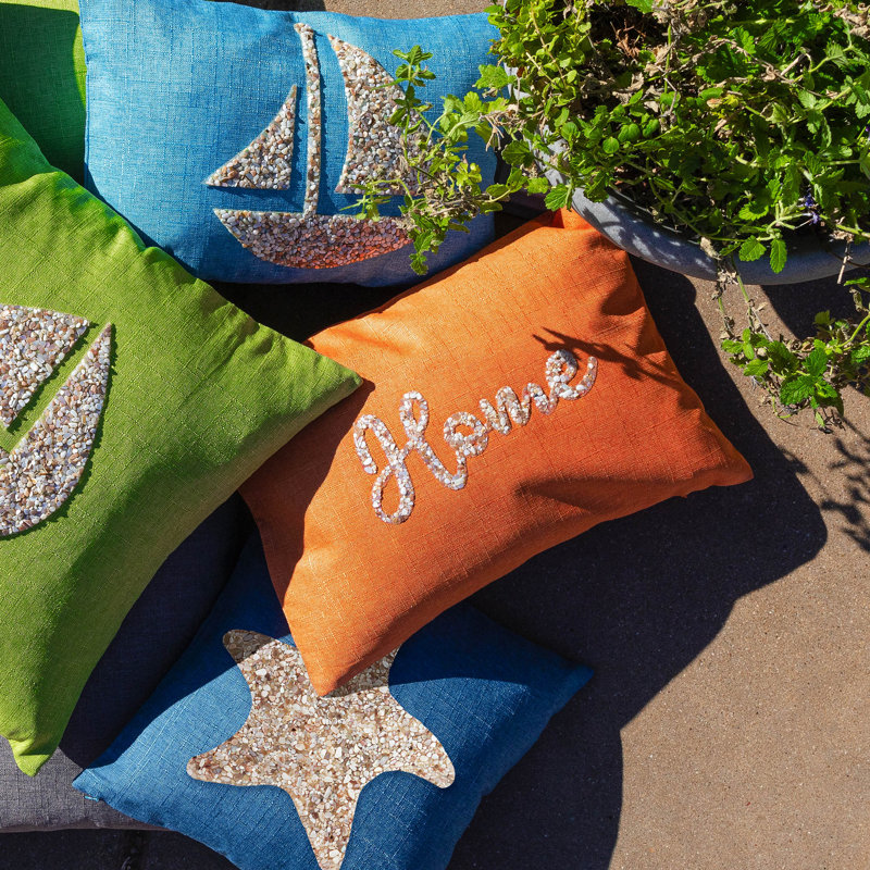 Coussin Sparkles Home Shell Home | Ornements en coquillage | Décor côtier , Orange