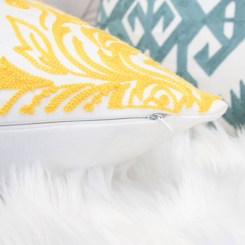  Indoor/Outdoor Cotton Throw Pillow, Yellow