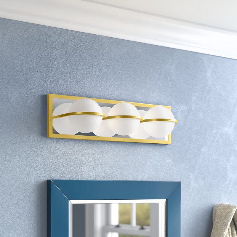 Barre de salle de bain à intensité variable Summerlin, Laiton satiné, H 5 po x l 18 po x P 5,5 po, Trois lumières
