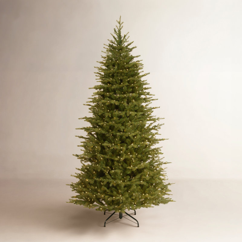 Épinette mince avec lumières DEL bicolores de 7,5 pi Nordic Spruce