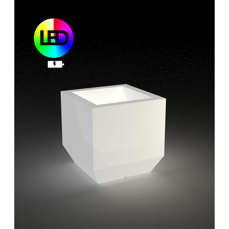 Vela Resin Pot Planter, Ice