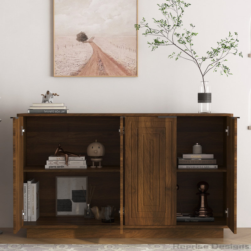 Buffet moderne cannelé avec tablettes réglables et poignées en métal, Brown