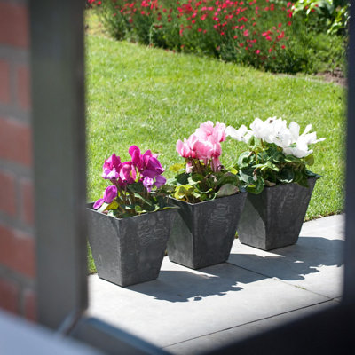 Roddy Artstone Outdoor Plant Pot with Built in Drainage