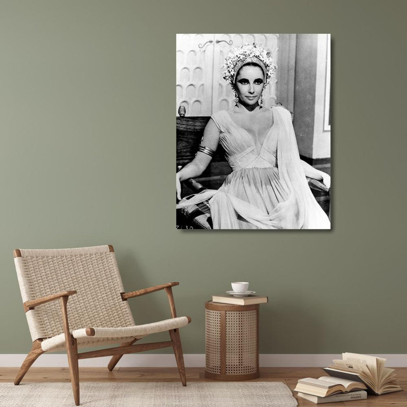 «Latitude Run® Hollywood Photo Gallery Gallery», art sur toile tendue: Elizabeth Taylor - Cléopâtre, H 34 po x l 28 po