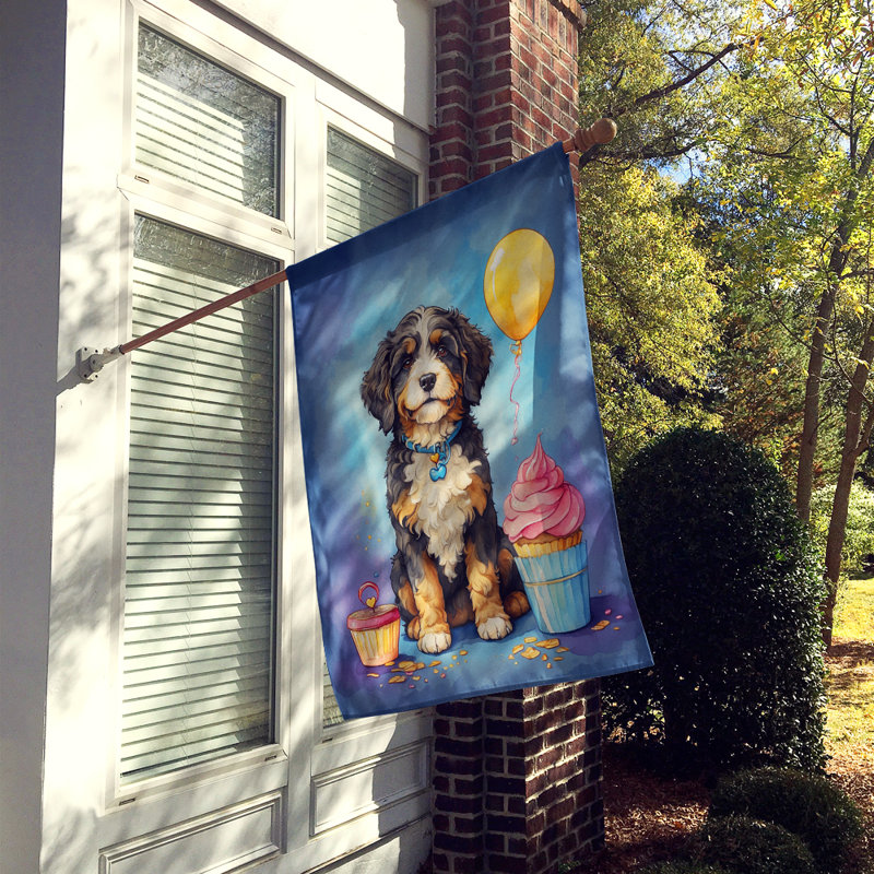 Drapeau «Happy Birthday House», Bernedoodle