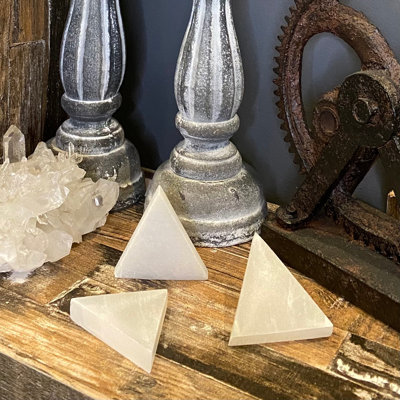 Sculpture triangulaire