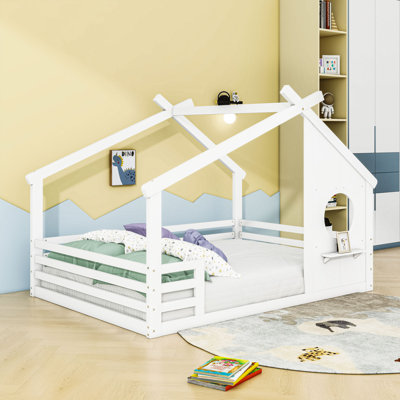Lit maison avec fenêtre et tablette, rails