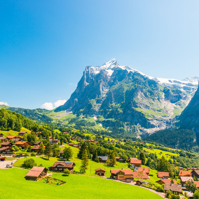 Grindelwald Is a Village - Photographie sur toile tendue, H 12 po x l 12 po