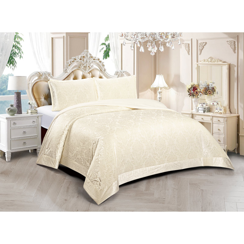 Damask Bedspread with Pillow Shams Included, Cream, Double Bedspread + 2 Standard Shams