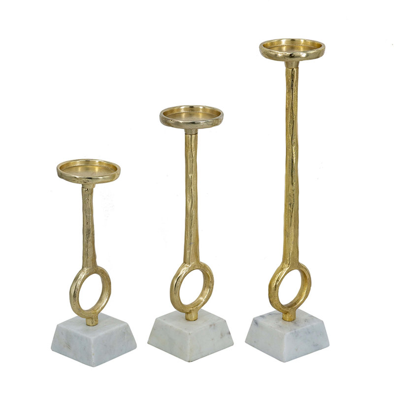 Porte-piliers en métal doré S / 3 avec base en marbre blanc et anneau ouvert