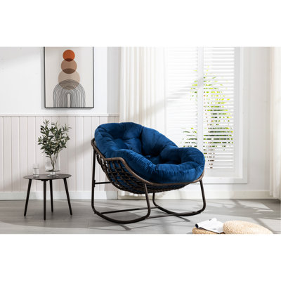 Fauteuil inclinable d'extérieur avec revêtement en fausse fourrure bleu marine, chaise berçante ergonomique rembourrée pour patio, salon -