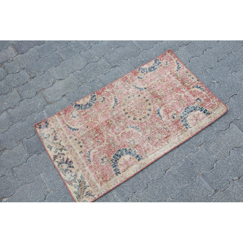Petit tapis rouge rétro - tapis en laine antique idéal pour les salles de bain aux couleurs vives