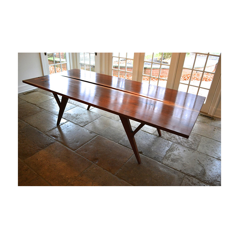 Sedute Solid Wood Dining Table, Wanut